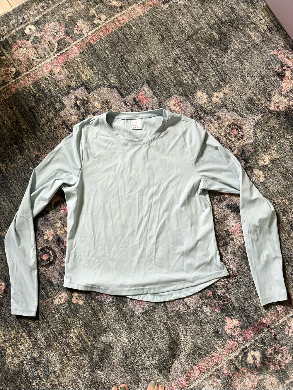 Amazon Women's Long Sleeve Crewneck Top in Pale Blue with Thumb Holes Smootheze